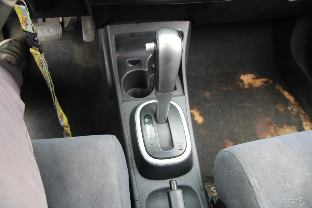 2009 Nissan Versa - Image 17 of 21