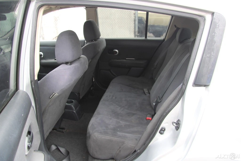 2009 Nissan Versa - Image 19 of 21