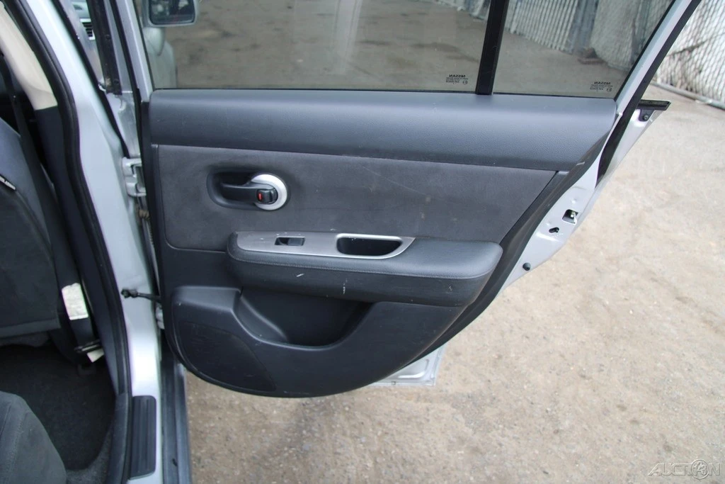 2009 Nissan Versa - Image 21 of 21