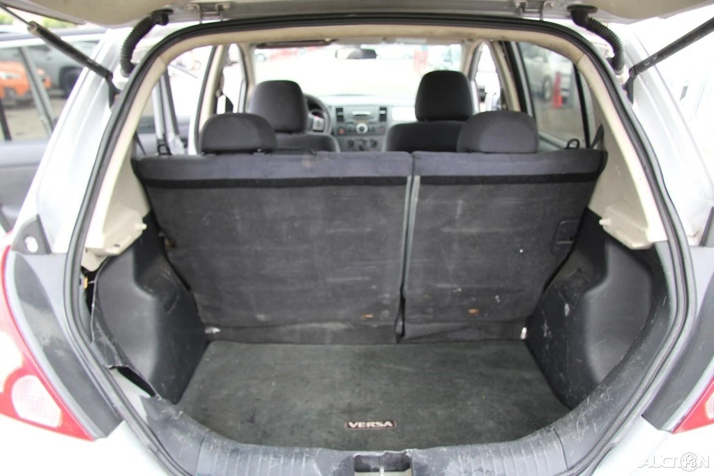 2009 Nissan Versa - Image 20 of 21