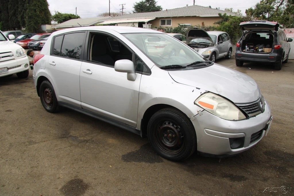 2009 Nissan Versa - Image 8 of 21