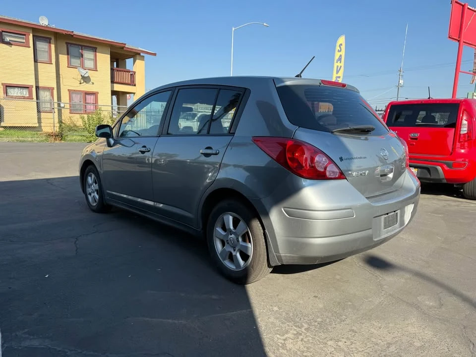 2009 Nissan Versa - Image 2 of 8