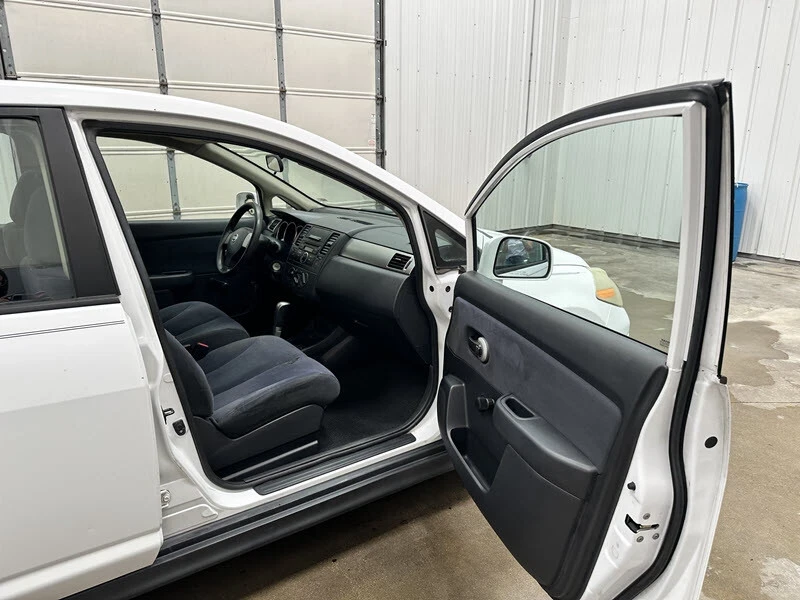 2009 Nissan Versa - Image 18 of 21