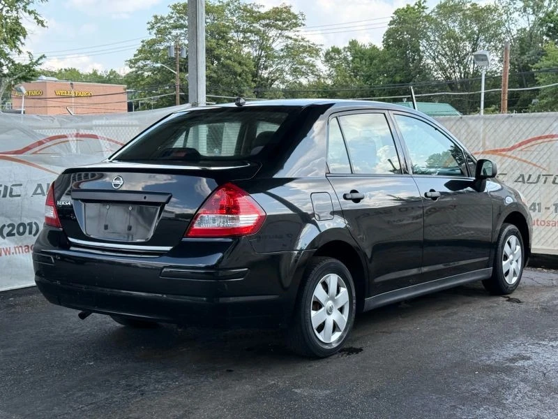 2009 Nissan Versa - Image 11 of 12