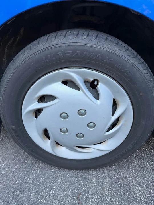 2009 Nissan Versa - Image 13 of 17