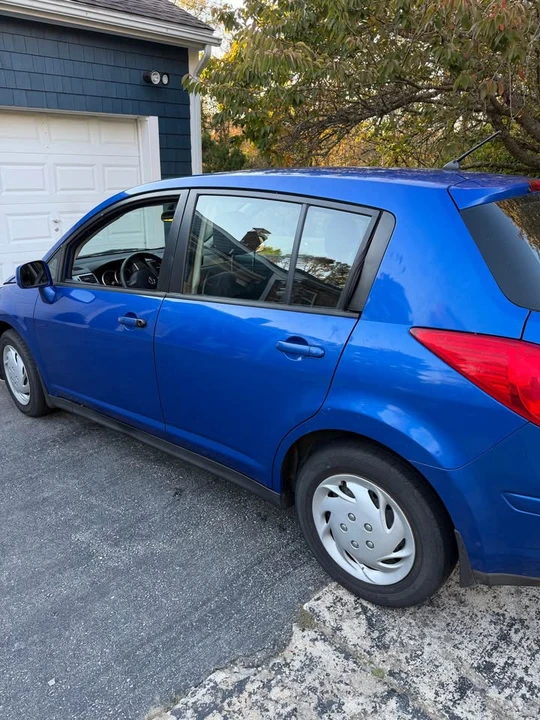 2009 Nissan Versa - Image 4 of 17