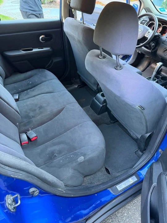 2009 Nissan Versa - Image 10 of 17
