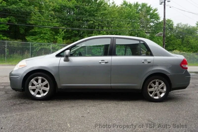2009 Nissan Versa - Image 4 of 12