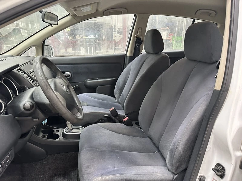2009 Nissan Versa - Image 12 of 21