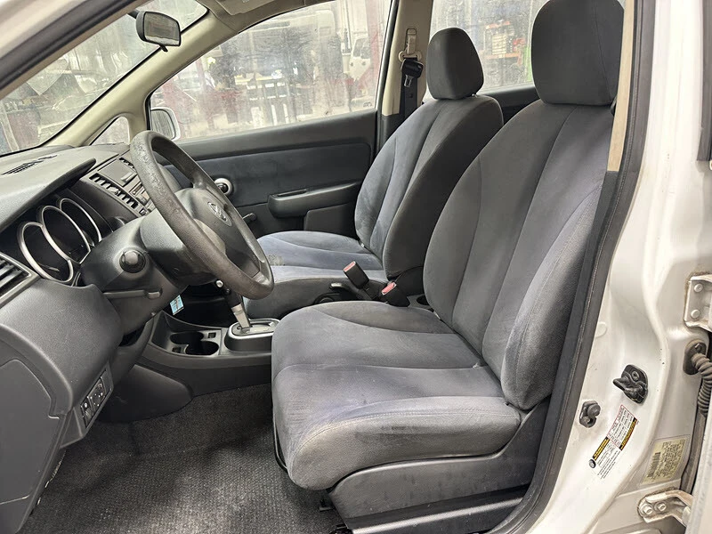 2009 Nissan Versa - Image 11 of 12