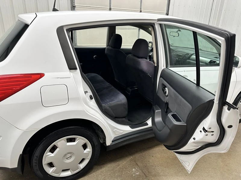 2009 Nissan Versa - Image 16 of 21