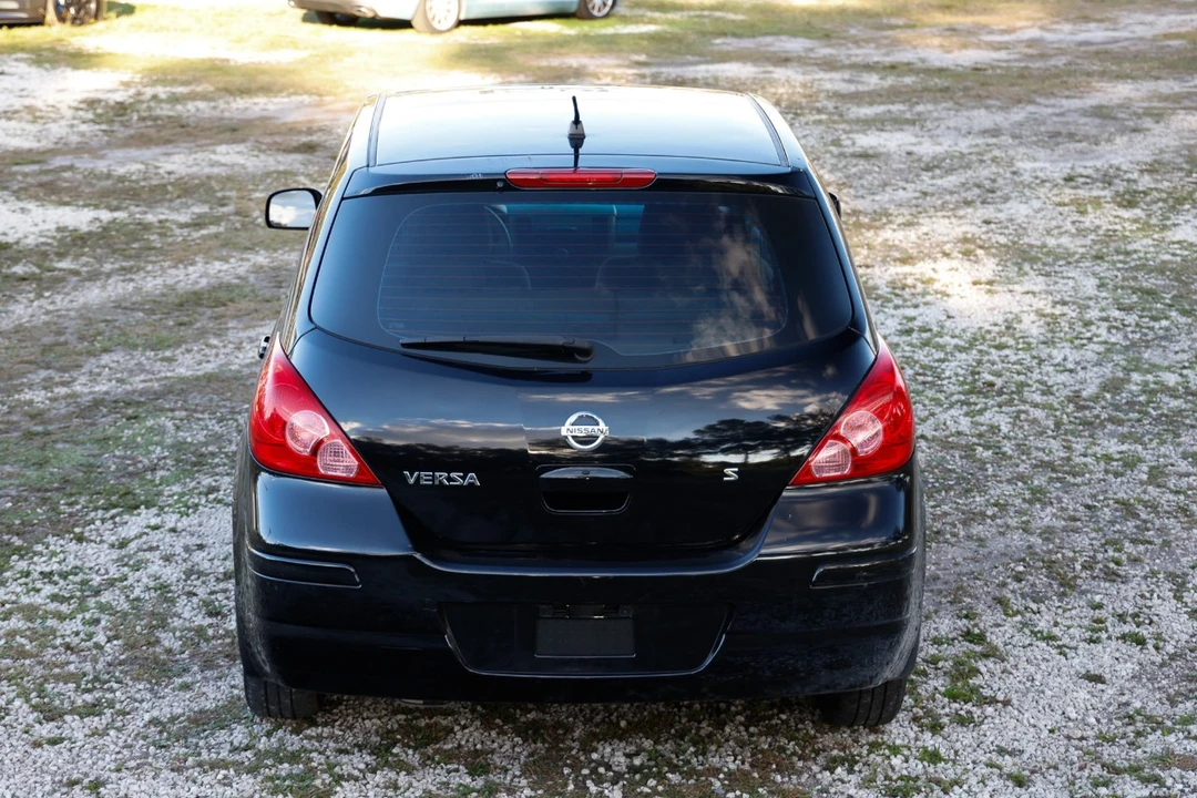 2009 Nissan Versa - Image 9 of 12