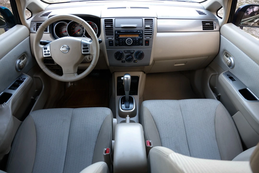 2009 Nissan Versa - Image 2 of 12