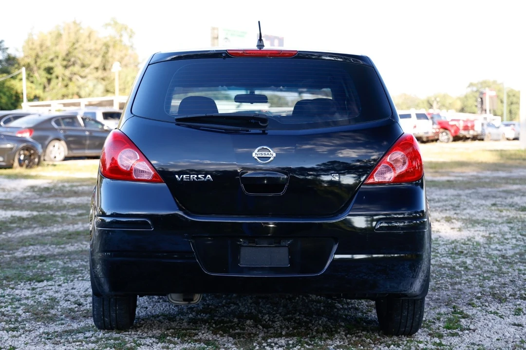 2009 Nissan Versa - Image 7 of 12
