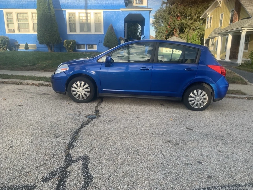 2009 Nissan Versa - Image 3 of 4