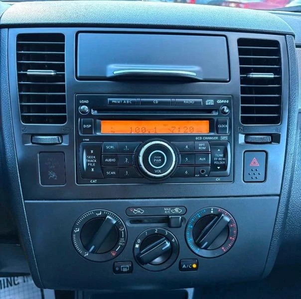 2009 Nissan Versa - Image 9 of 10