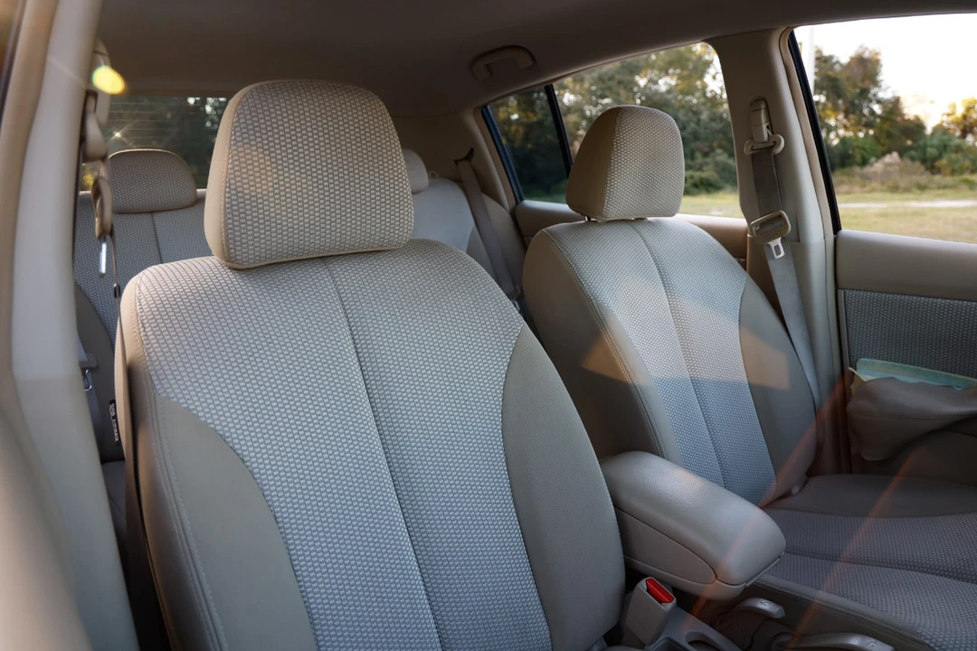 2009 Nissan Versa - Image 18 of 21