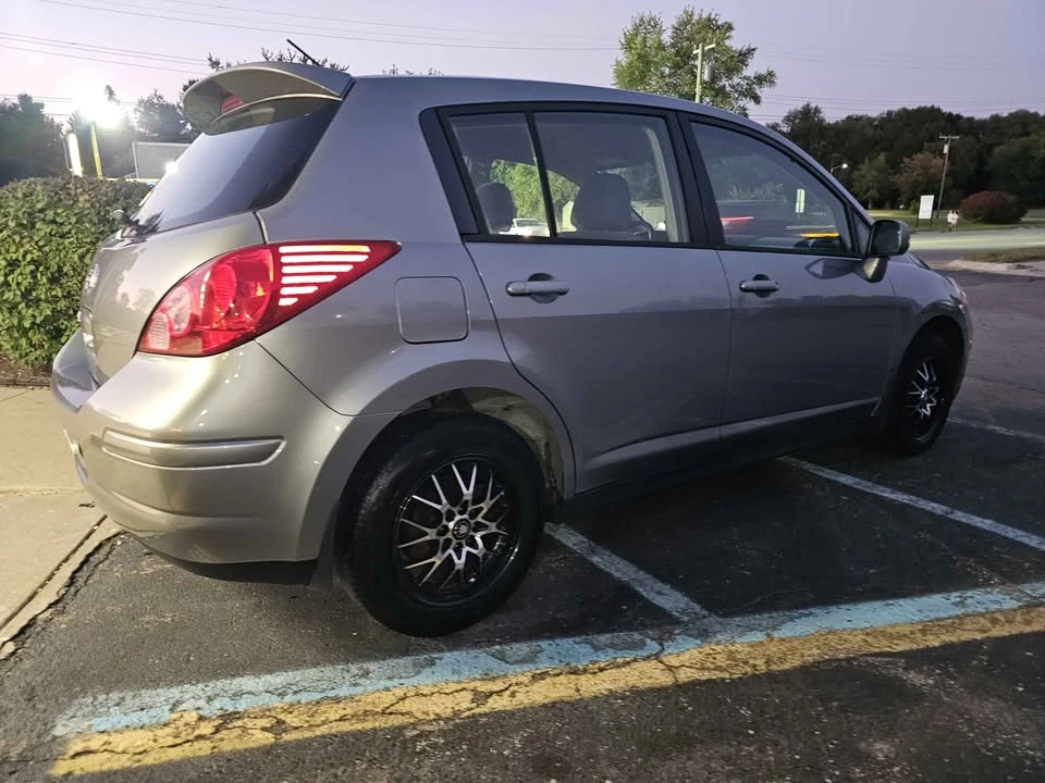 2009 Nissan Versa - Image 4 of 20