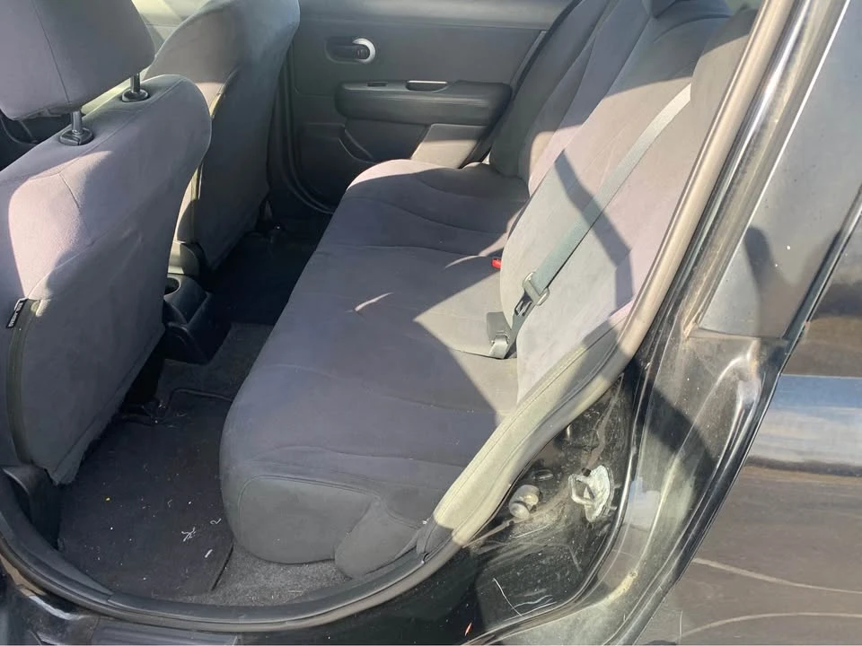 2009 Nissan Versa - Image 6 of 6