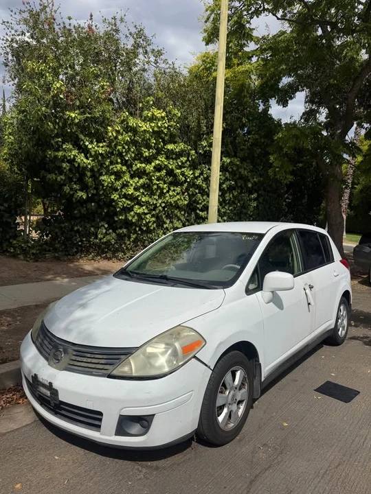 2009 Nissan Versa - Image 6 of 12