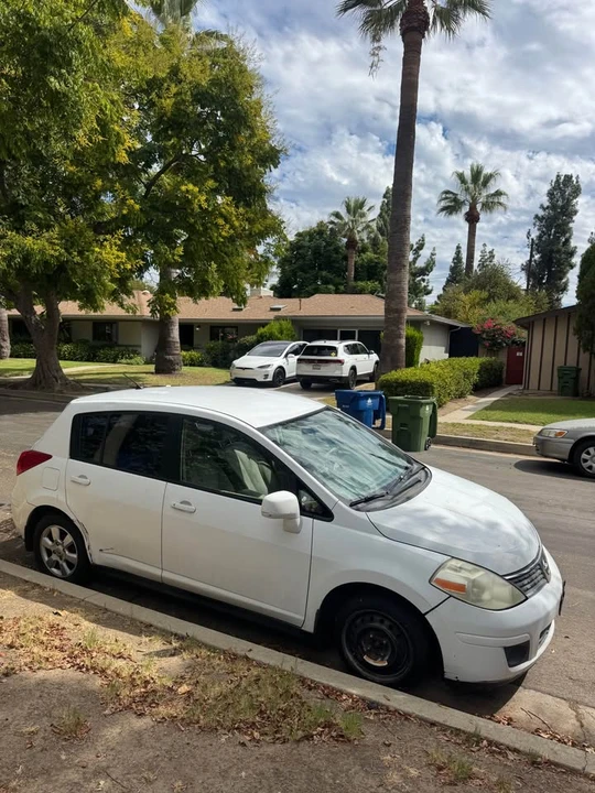 2009 Nissan Versa - Image 11 of 12
