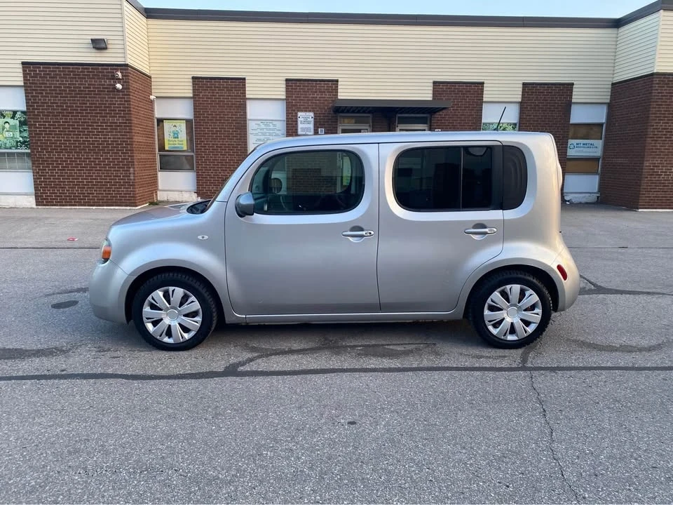 2009 Nissan Cube - Image 2 of 11