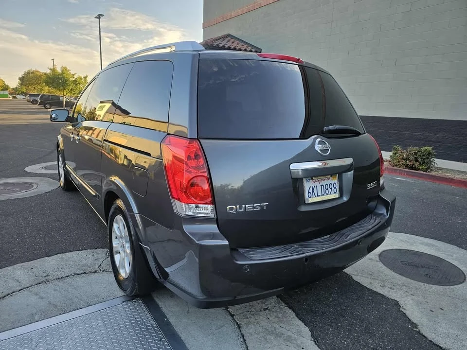 2009 Nissan Quest - Image 6 of 17