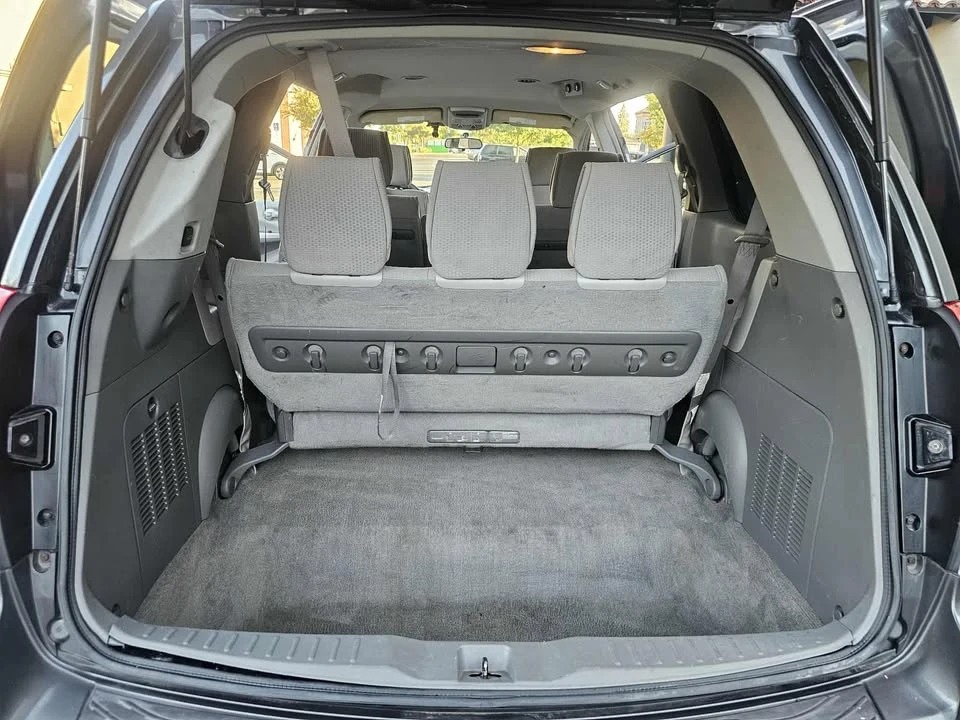 2009 Nissan Quest - Image 15 of 17