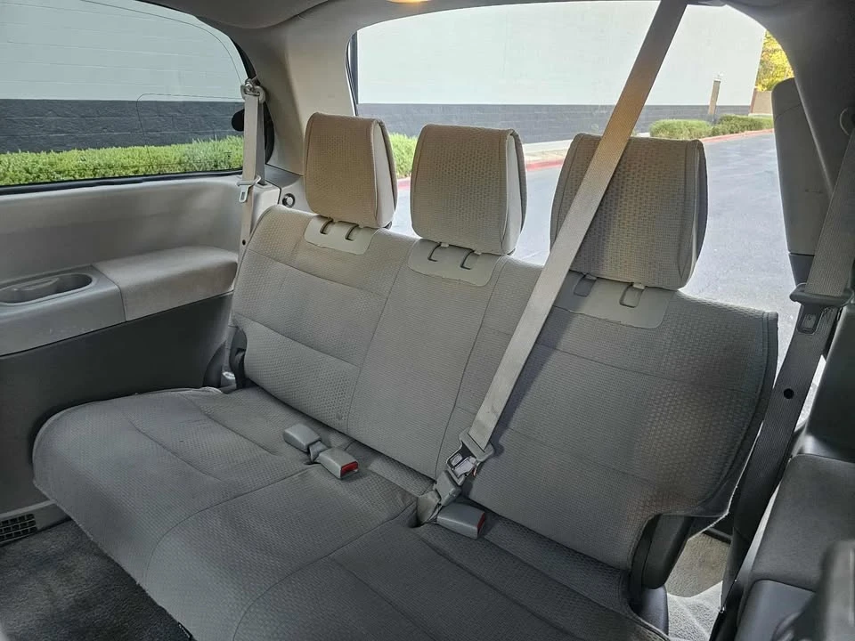 2009 Nissan Quest - Image 13 of 17