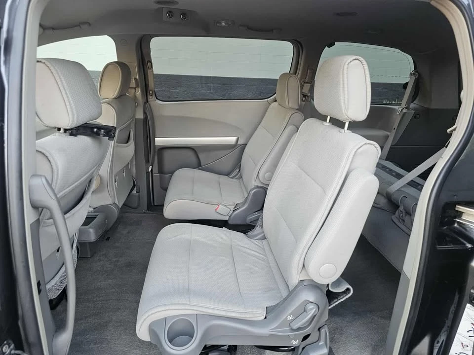 2009 Nissan Quest - Image 11 of 17