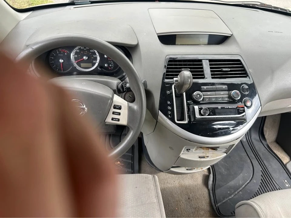 2009 Nissan Quest - Image 8 of 9