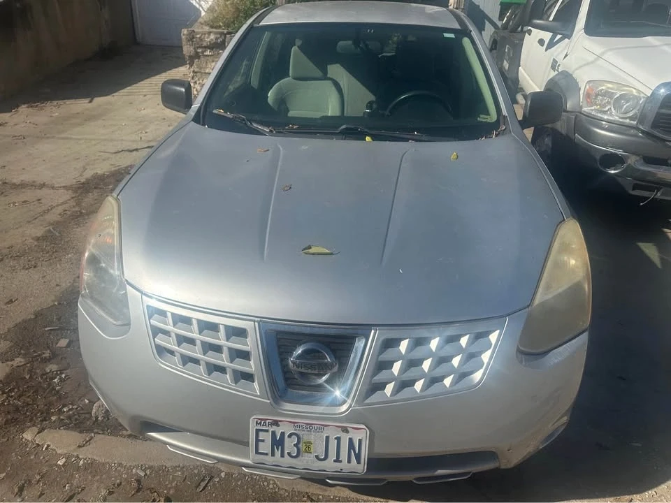 2009 Nissan Rogue - Image 2 of 11