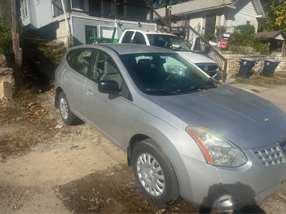 2009 Nissan Rogue - Image 10 of 12