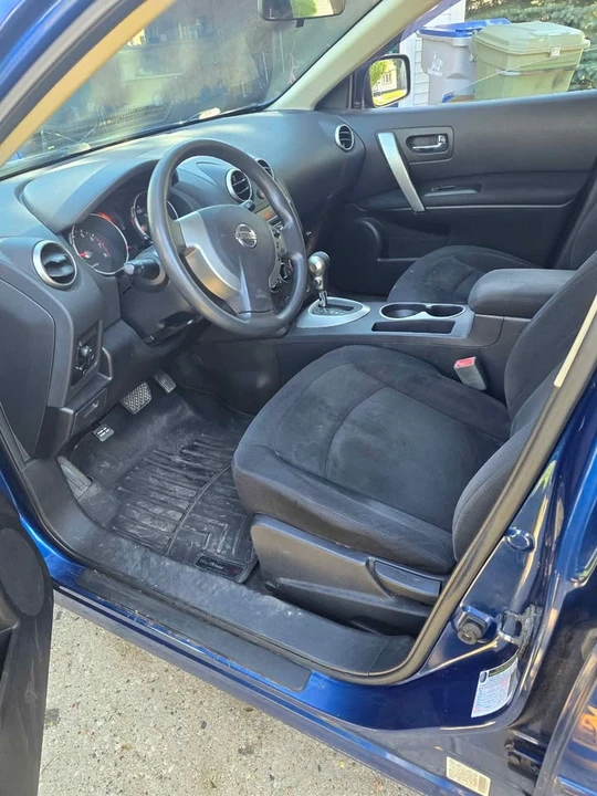 2009 Nissan Rogue - Image 2 of 5