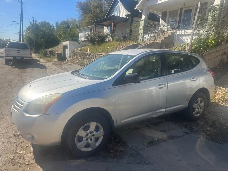 2009 Nissan Rogue - Image 11 of 12