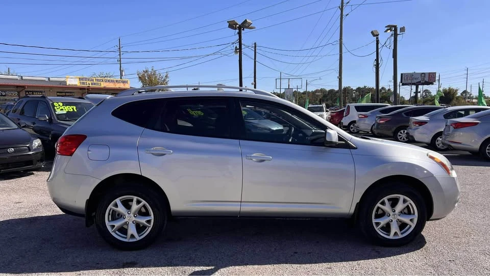 2009 Nissan Rogue - Image 3 of 11