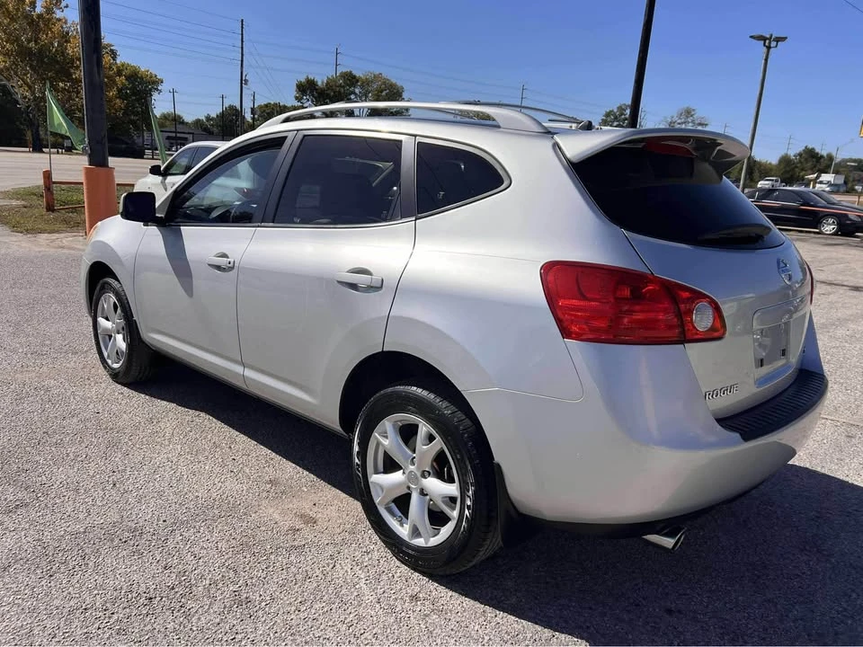 2009 Nissan Rogue - Image 5 of 11