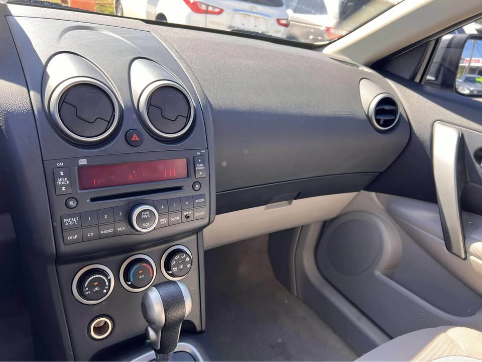 2009 Nissan Rogue - Image 10 of 11