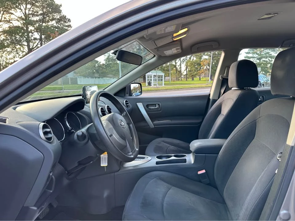 2009 Nissan Rogue - Image 10 of 20