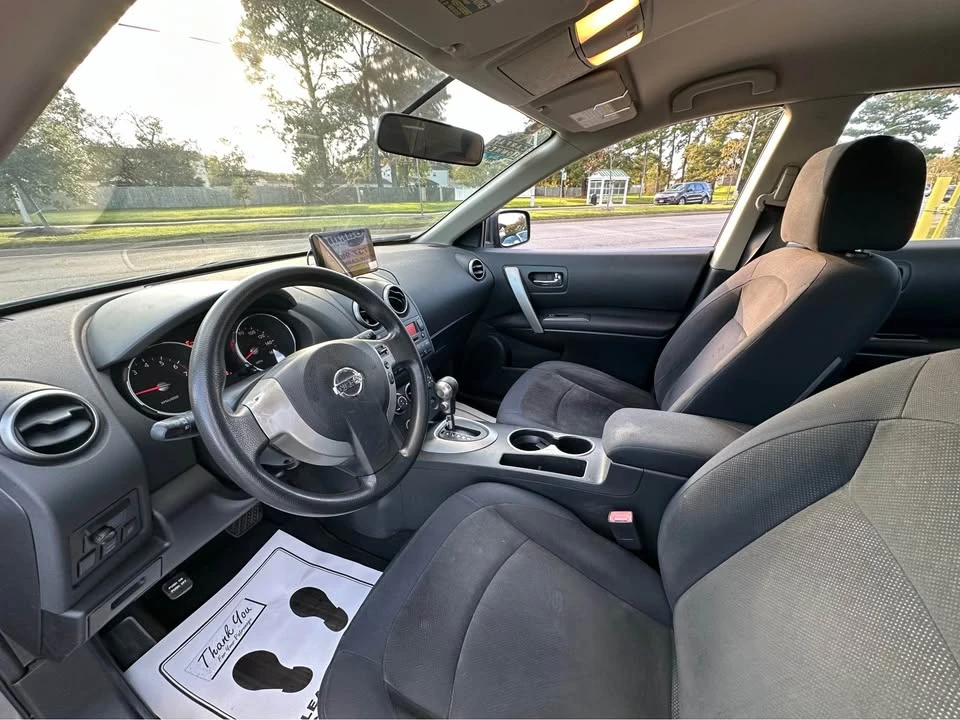 2009 Nissan Rogue - Image 10 of 18