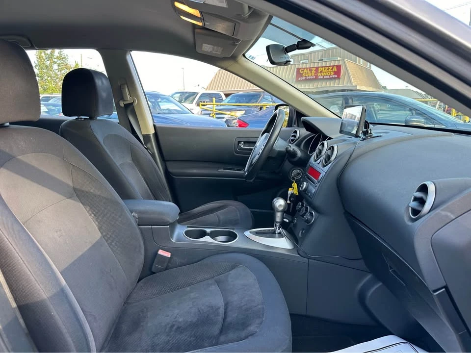 2009 Nissan Rogue - Image 12 of 18