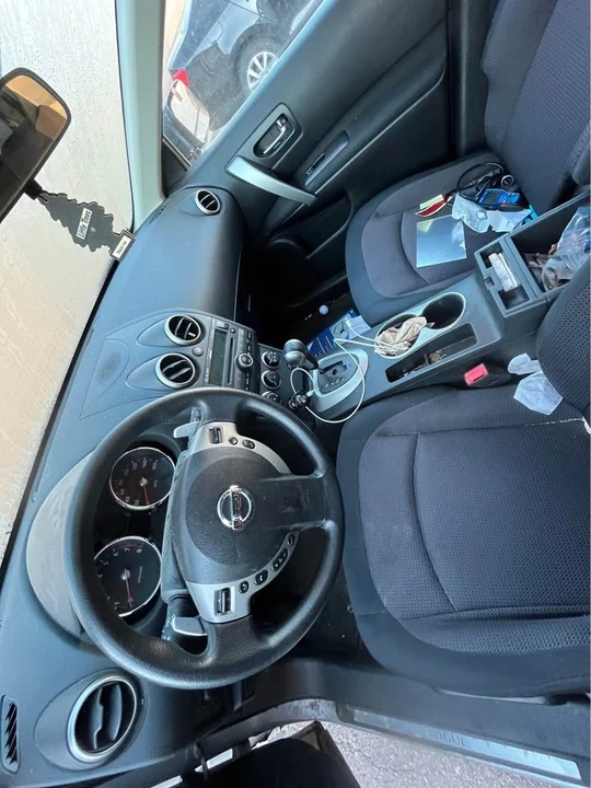 2009 Nissan Rogue - Image 2 of 7
