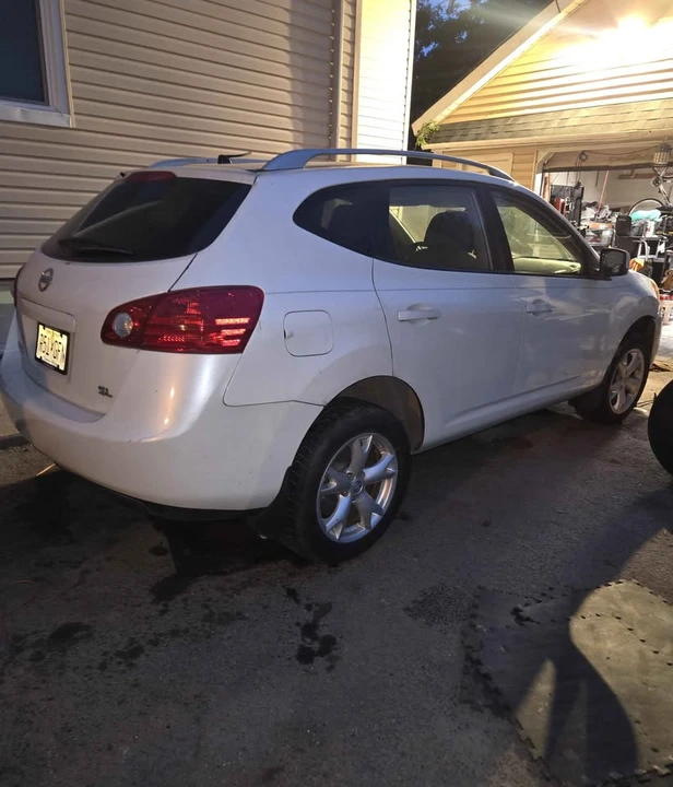 2009 Nissan Rogue - Image 3 of 3