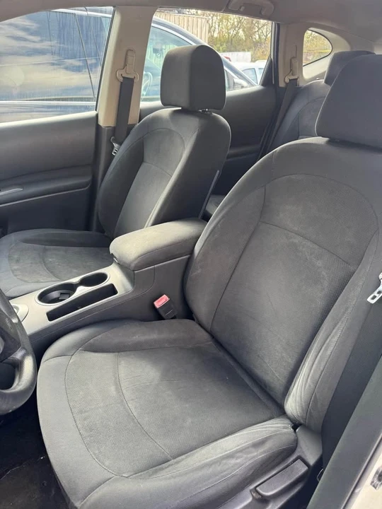 2009 Nissan Rogue - Image 10 of 12