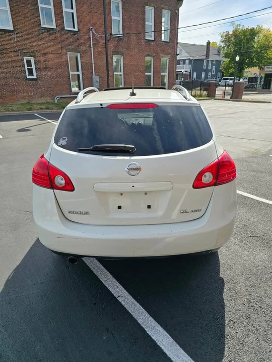 2009 Nissan Rogue - Image 2 of 18