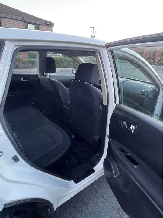 2009 Nissan Rogue - Image 10 of 12