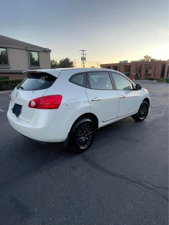 2009 Nissan Rogue - Image 6 of 12