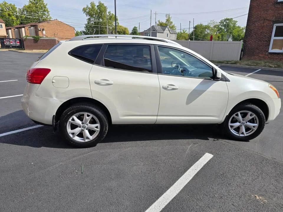 2009 Nissan Rogue - Image 11 of 18