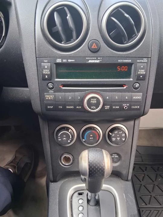2009 Nissan Rogue - Image 10 of 12