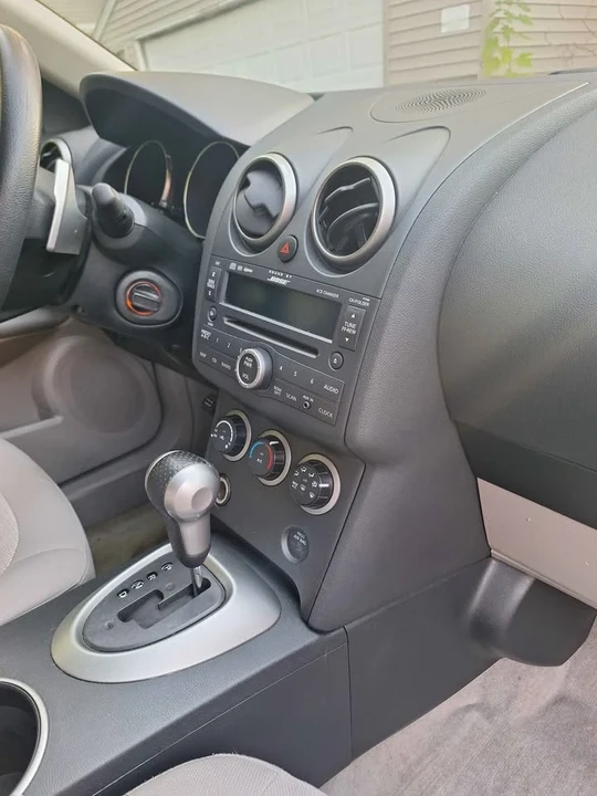 2009 Nissan Rogue - Image 7 of 10